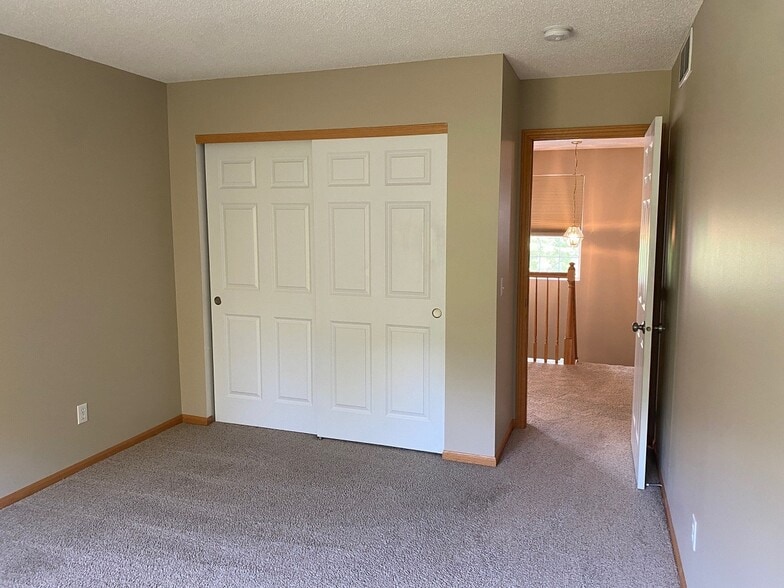 Building Photo - 7874 Garland Ln N