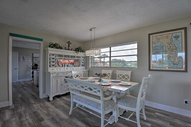 Building Photo - 726 Alden Dr