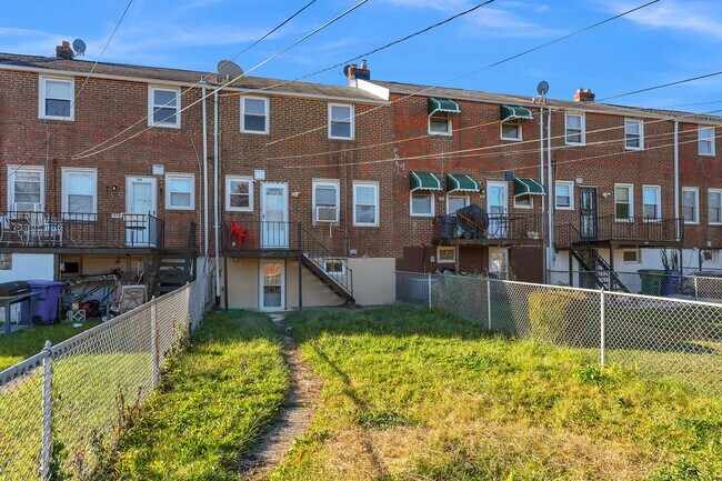 Building Photo - Charming 4-bedroom, 2-bath