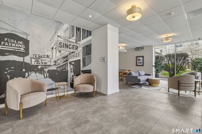 Building Photo - 889 Farmington Ave