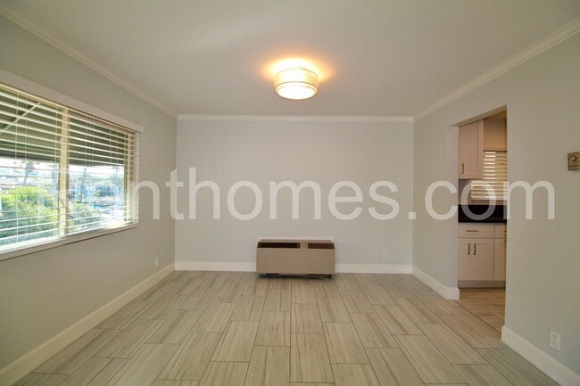 Building Photo - 2522 Clairemont Dr