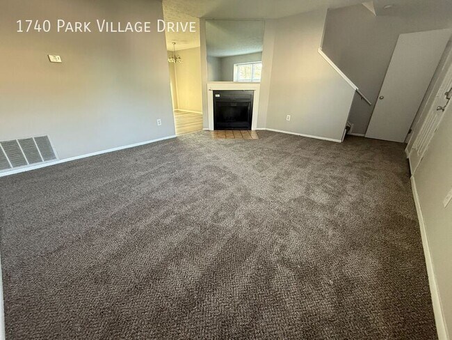 Building Photo - 1740 Park Village Dr