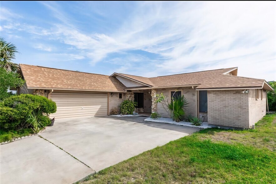 Building Photo - 4431 Doris Dr