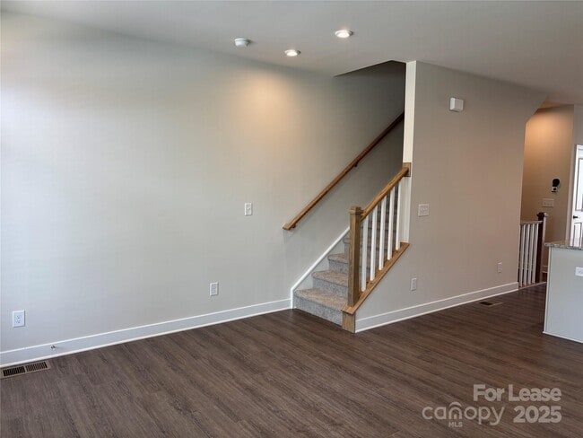 Building Photo - 4824 Chastain Ave