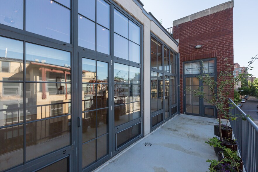 Terrace Floor 1 - 2328 Champlain St NW