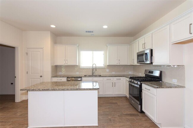 Building Photo - 1732 Lakota Ln