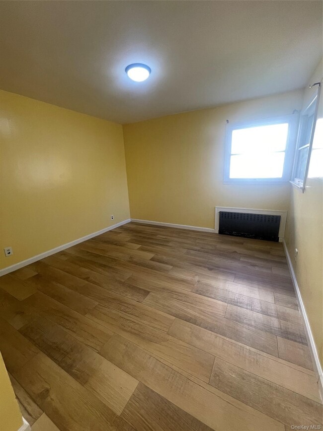 Building Photo - 2585 Beach Dr