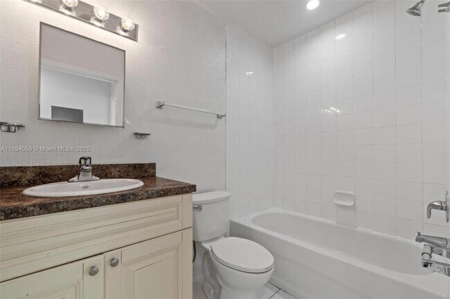 Building Photo - 3 bedroom in Miramar FL 33023