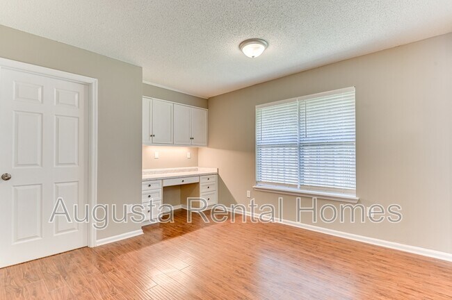 Building Photo - 208 Stonington Dr