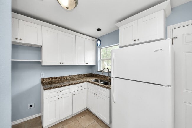 Building Photo - 3511 Palm Ave