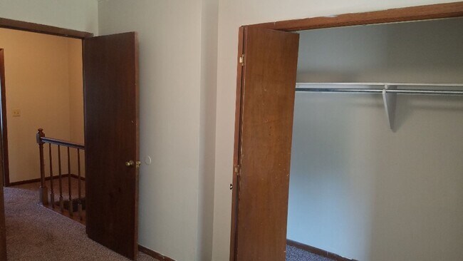 Building Photo - 8510 W Maple St