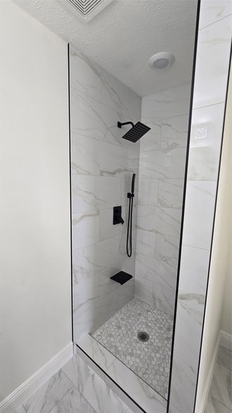 Building Photo - 10101 Bamboo Rd