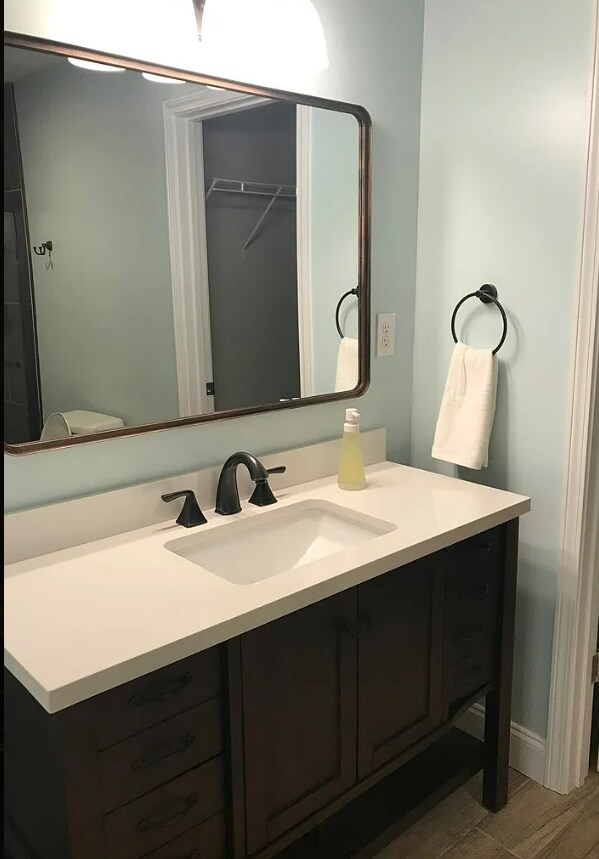 Hall Bathroom - 8149 Maudie Ln