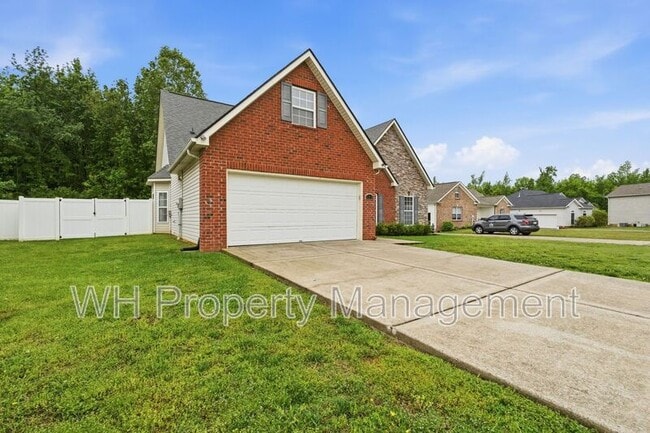 Building Photo - 572 Preakness Cir