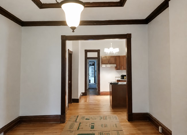Building Photo - 120 S Lake Ave