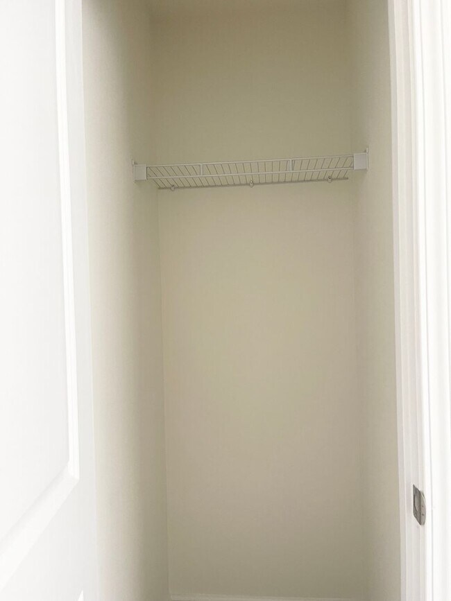 Building Photo - Available Now – Spacious 4BR Home on 1.5 Acres in Rural Hall!