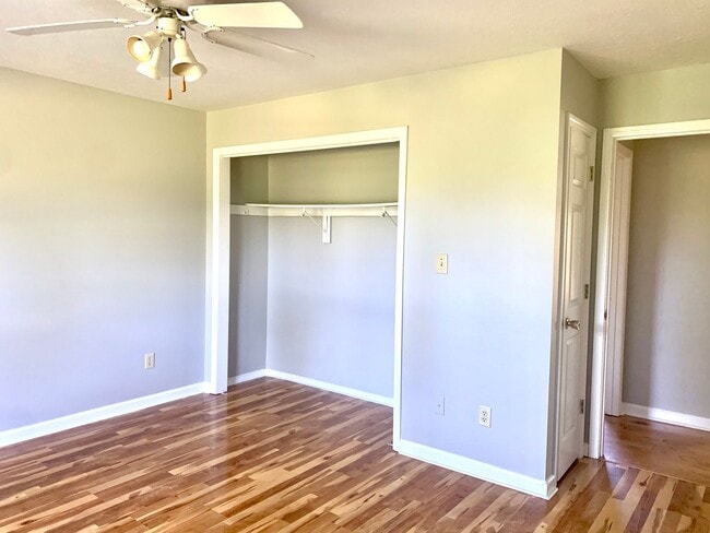 Building Photo - NEWLY Renovated 3 BED/2 BA Home!