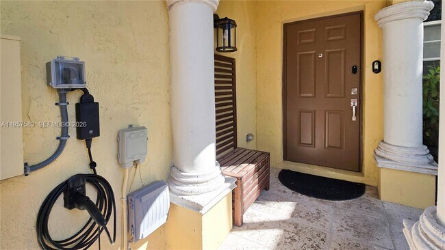 Building Photo - 5109 SW 141st Ave