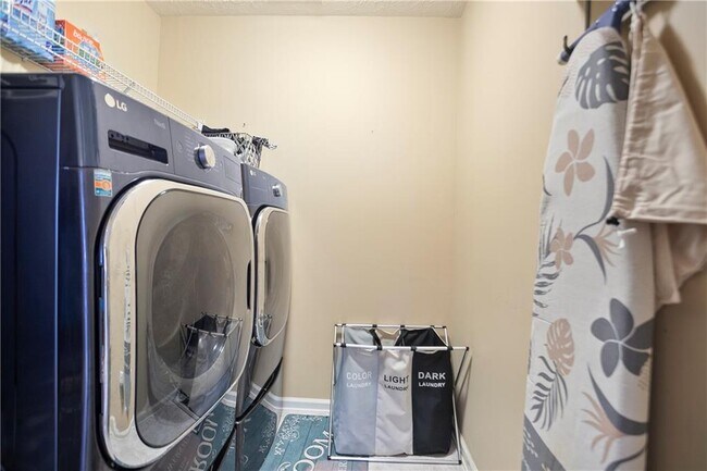 Building Photo - 130 S Links Dr