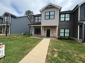 Building Photo - End Unit Luxury Townhouse in Campbell County