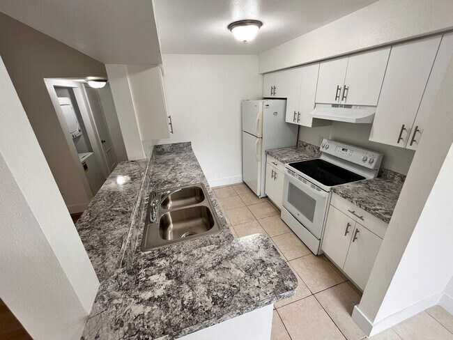 Building Photo - 2622 NW 33rd St