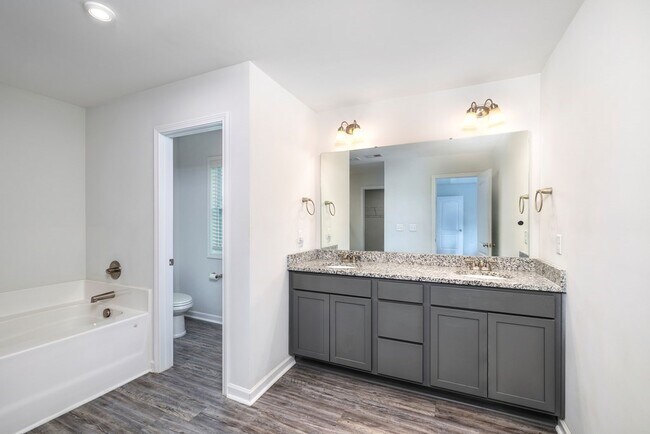 Building Photo - 800 Curlew Cir