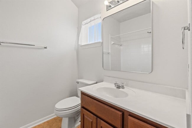 Building Photo - 209 Canterbury Dr