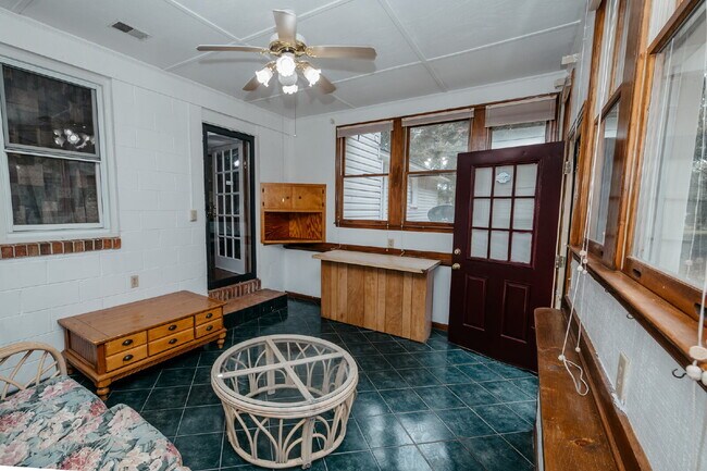 Building Photo - Fully Furnished Charleston Rental Near Folly Beach – Utilities Included | $3,100/Month