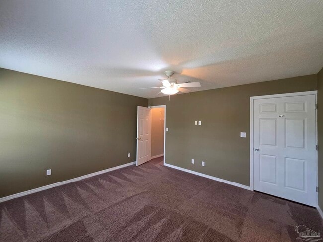 Building Photo - 4041 Shorewood Dr