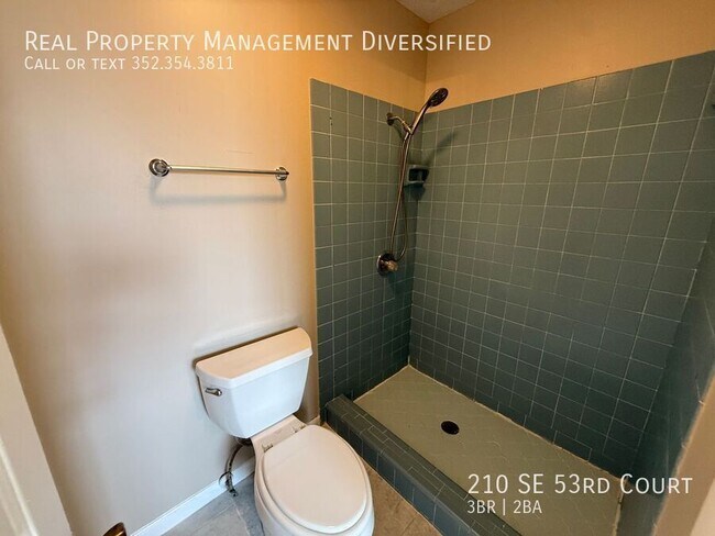 Building Photo - 210 SE 53rd Ct