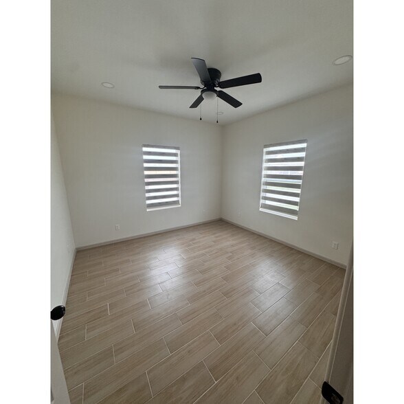 Building Photo - 2100 E San Andrea St