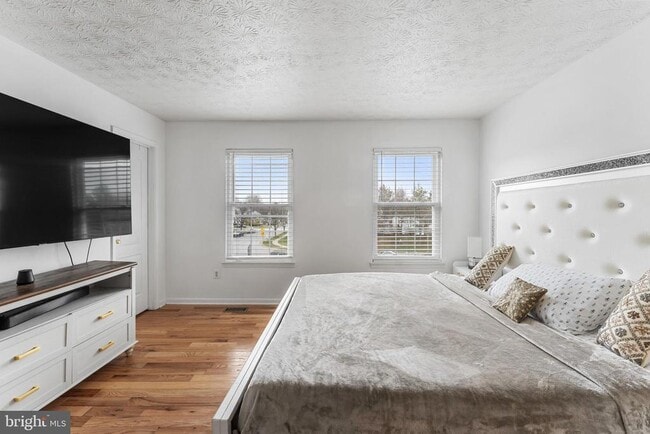 Building Photo - 2503 Lemontree Terrace