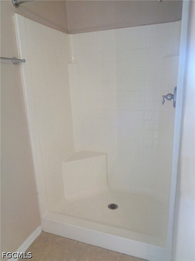 Building Photo - 2463 Nature Pointe Loop