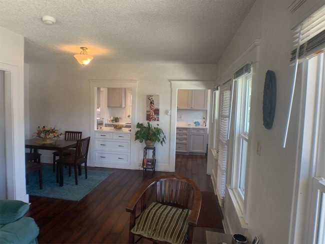 Building Photo - 2728 Collier Ave