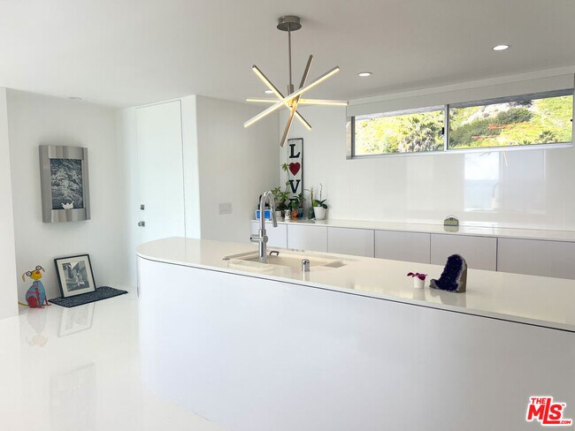 Building Photo - 22548 Pacific Coast Hwy