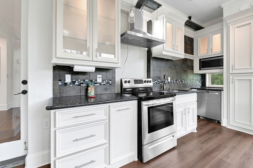 Building Photo - 1 Magnolia Bend Dr