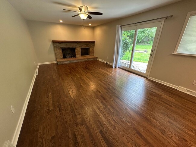 Building Photo - Fantastic Location!  Single-family house close to Upper Arlington and Riverside Hospital