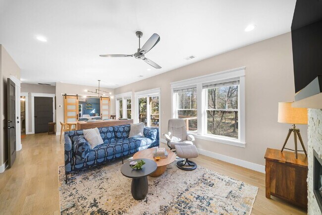 Building Photo - Fully Furnished | Asheville Area | 3–12 Month Leases Available