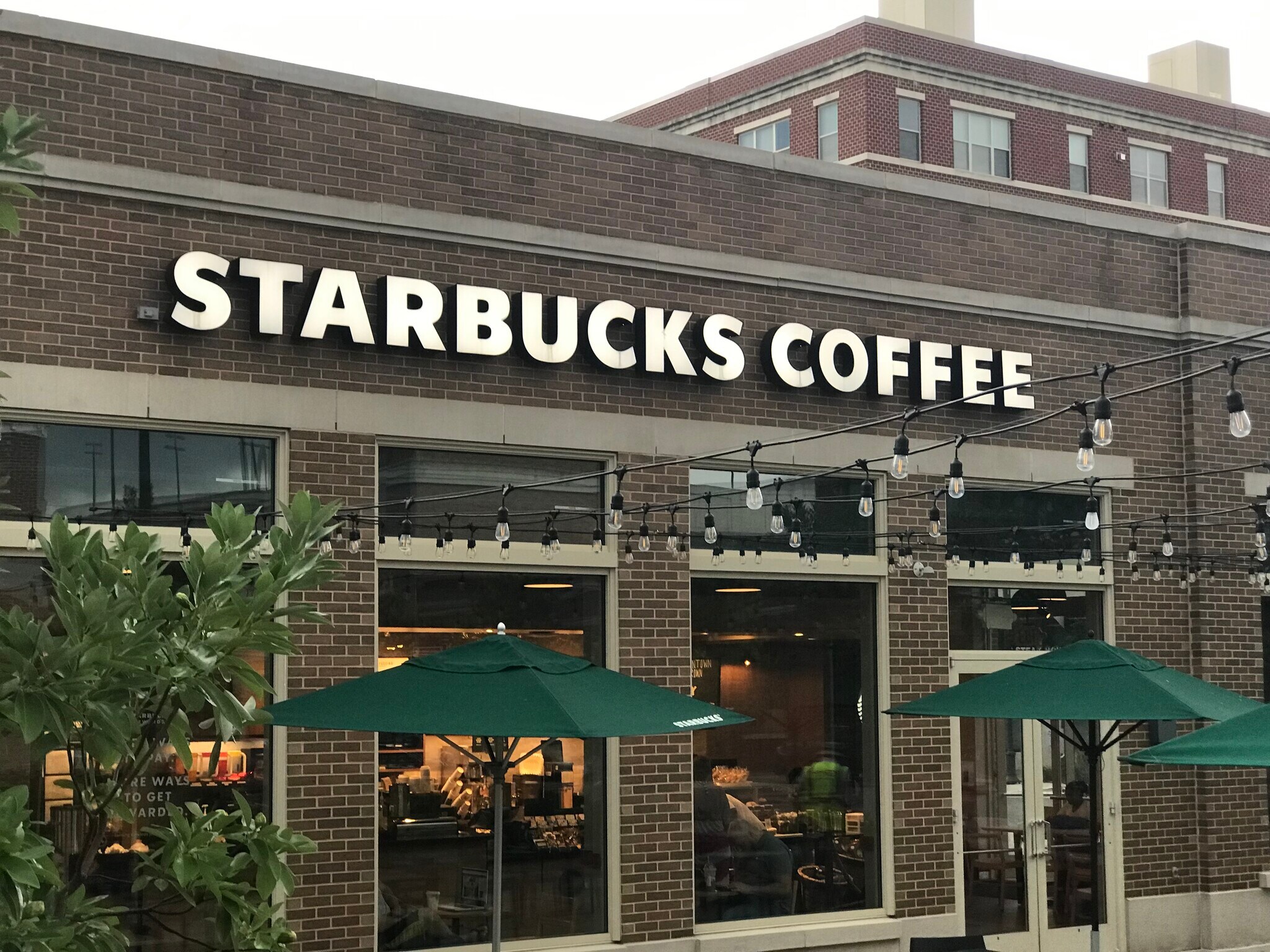 Building Photo - 10018 Vanderbilt Cir