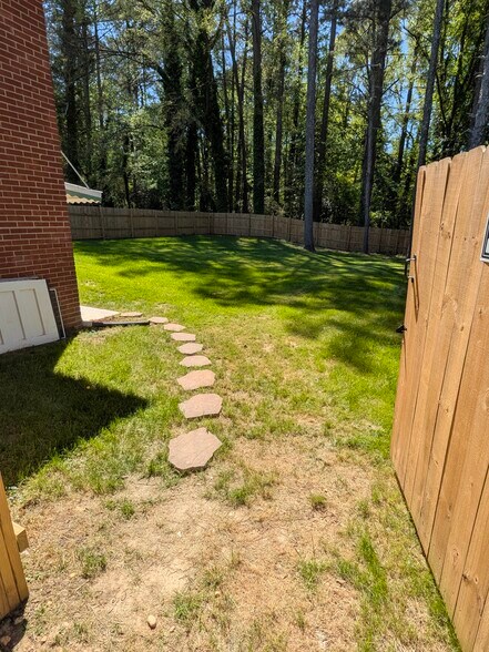 Building Photo - 2566 Hightower Ct NW