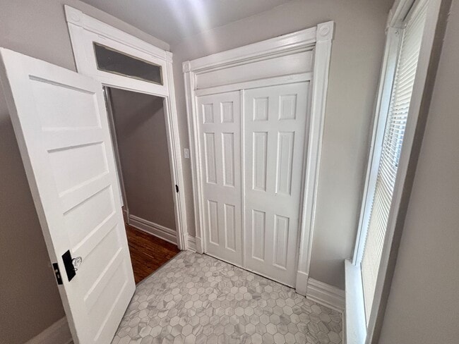 Building Photo - 4 Bedroom, 2 Full Baths Harrisburg House f...
