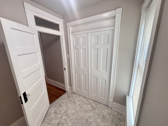 Building Photo - 4 Bedroom, 2 Full Baths Harrisburg House for Rent