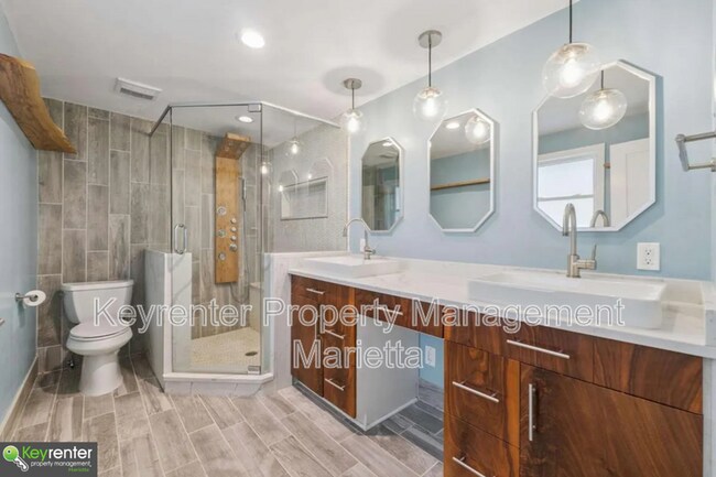 Building Photo - 2274 Edgemore Dr SE