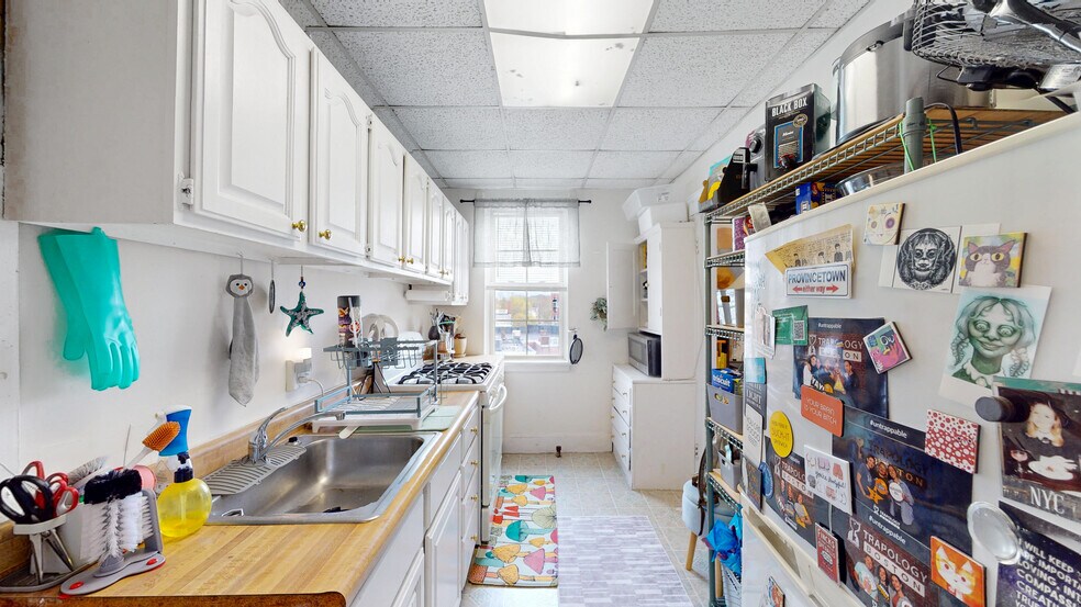 Building Photo - 15 Governors Ave