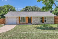 Building Photo - 3501 Santa Fe Dr