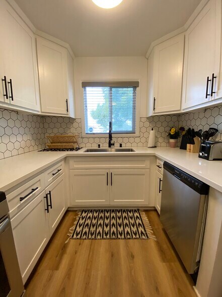Kitchen - 822 W 110th St