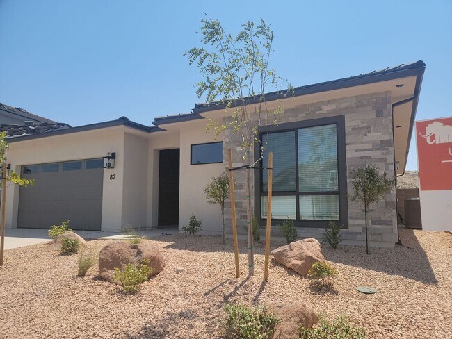 Building Photo - Bright and Spacious NEW 3 Bedroom Home!