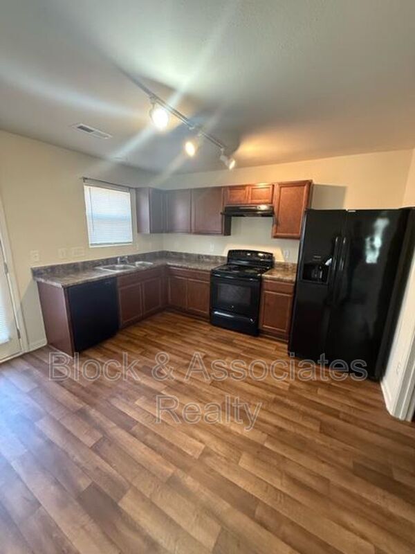 Building Photo - 775 Oak Bend Dr