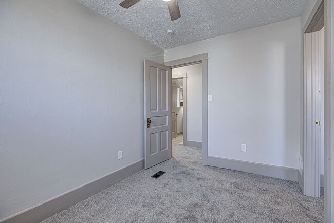 Building Photo - 1103 Reservoir St