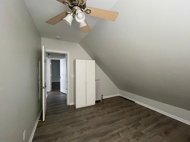 Building Photo - 108 Concord St